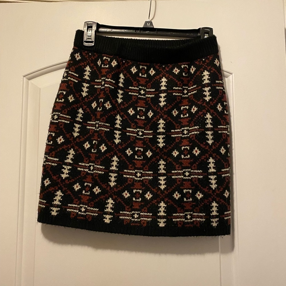 Maurice’s size S sweater skirt